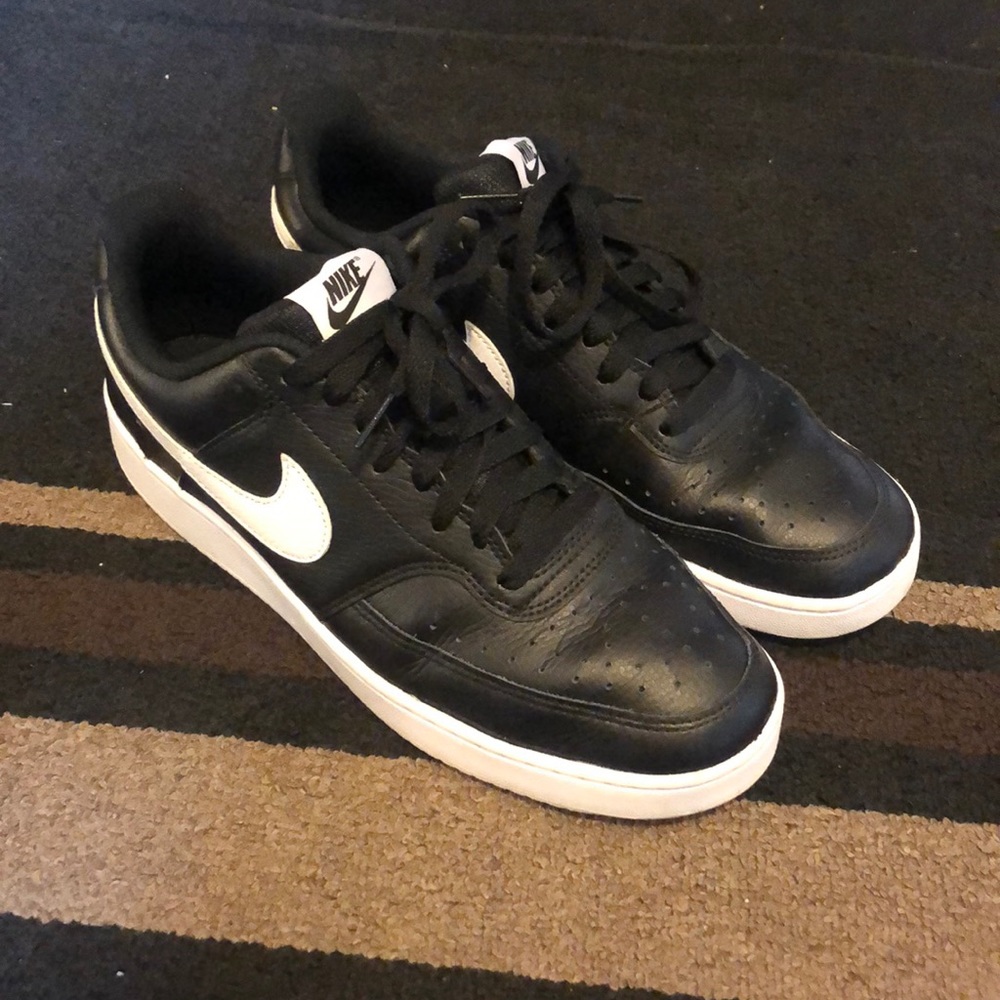Nike court vision 9.5.       8/10 condition